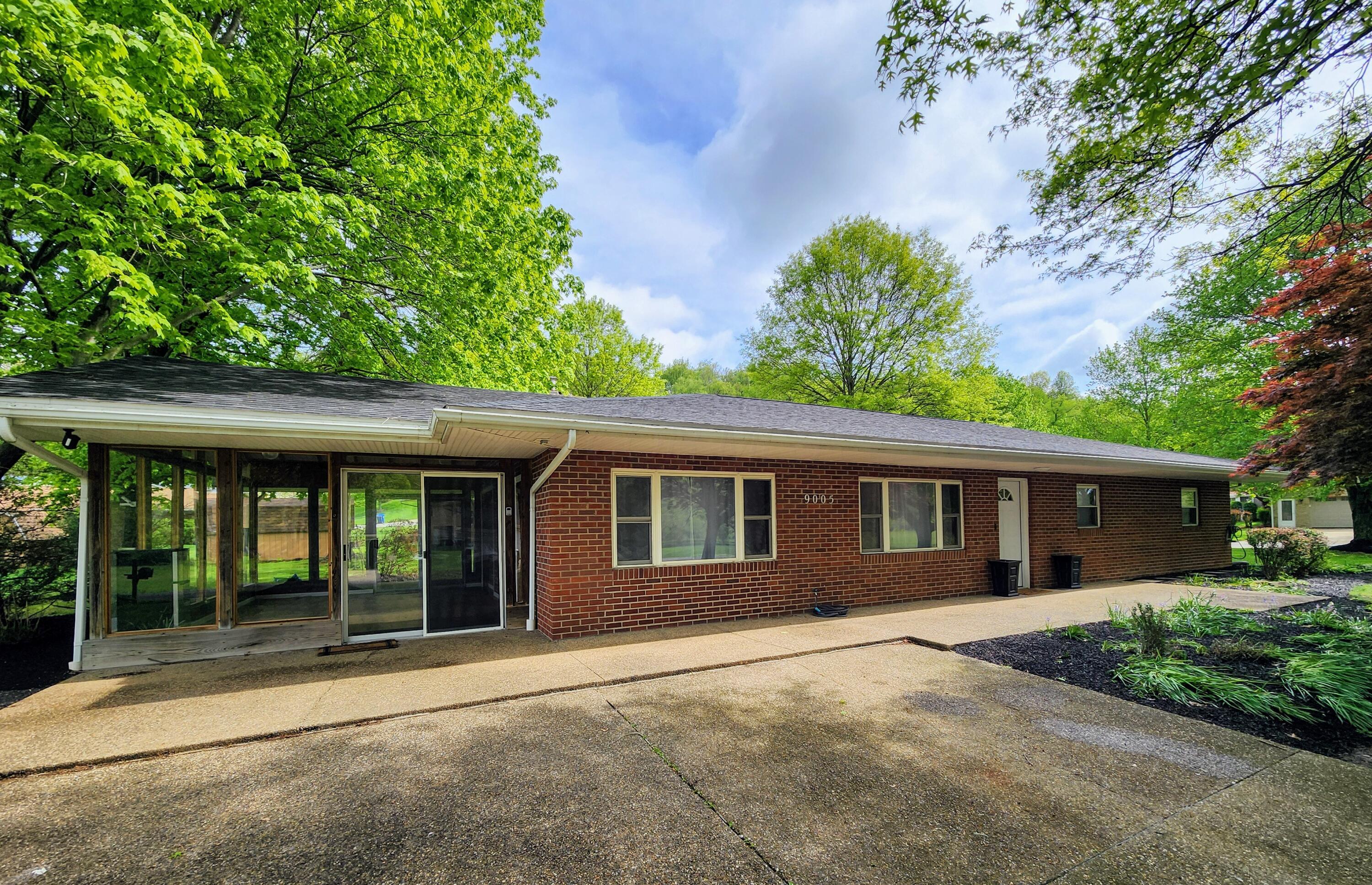 9005 Eckelberry Road, Cambridge, Ohio image 1