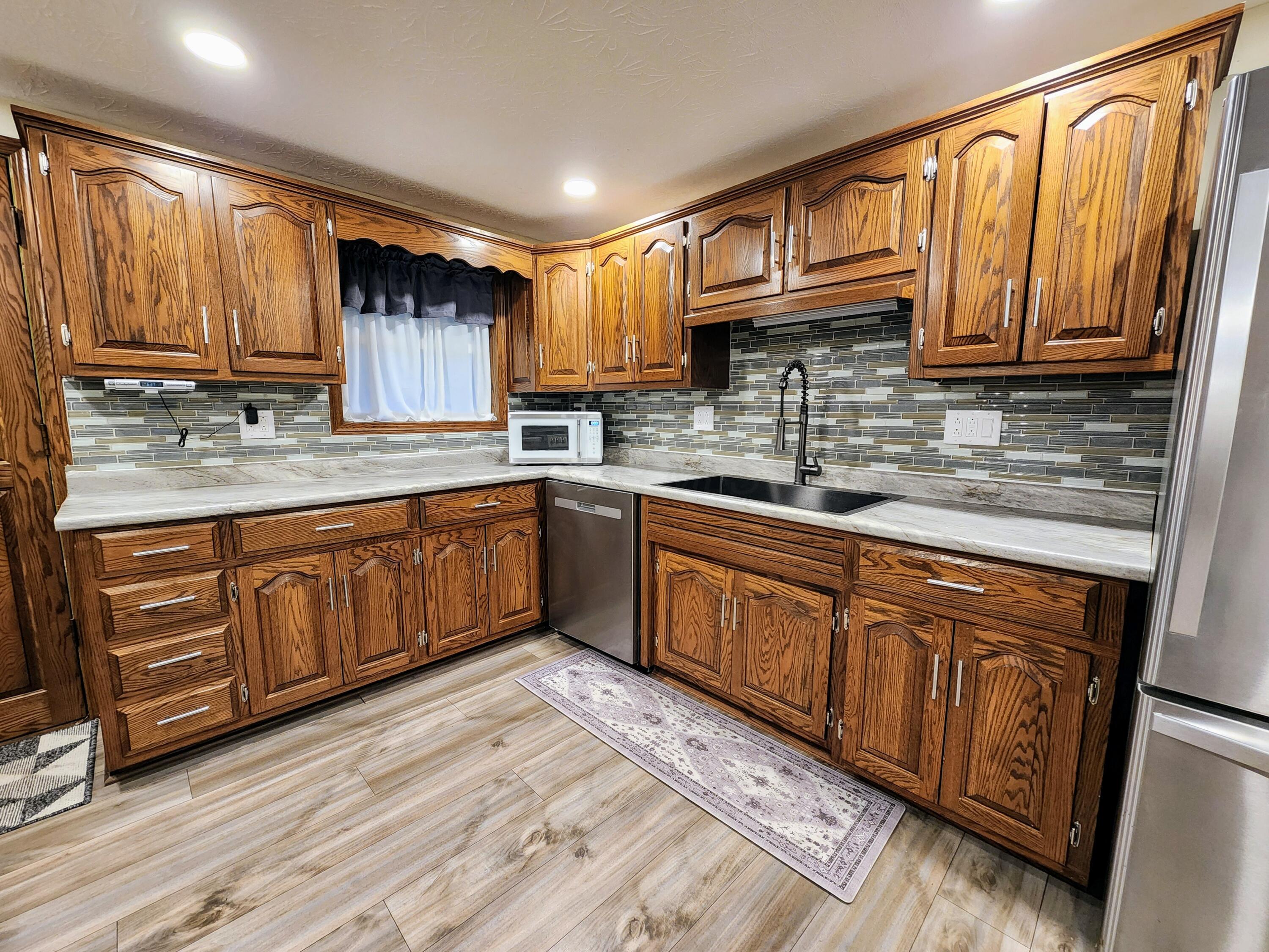 9005 Eckelberry Road, Cambridge, Ohio image 4