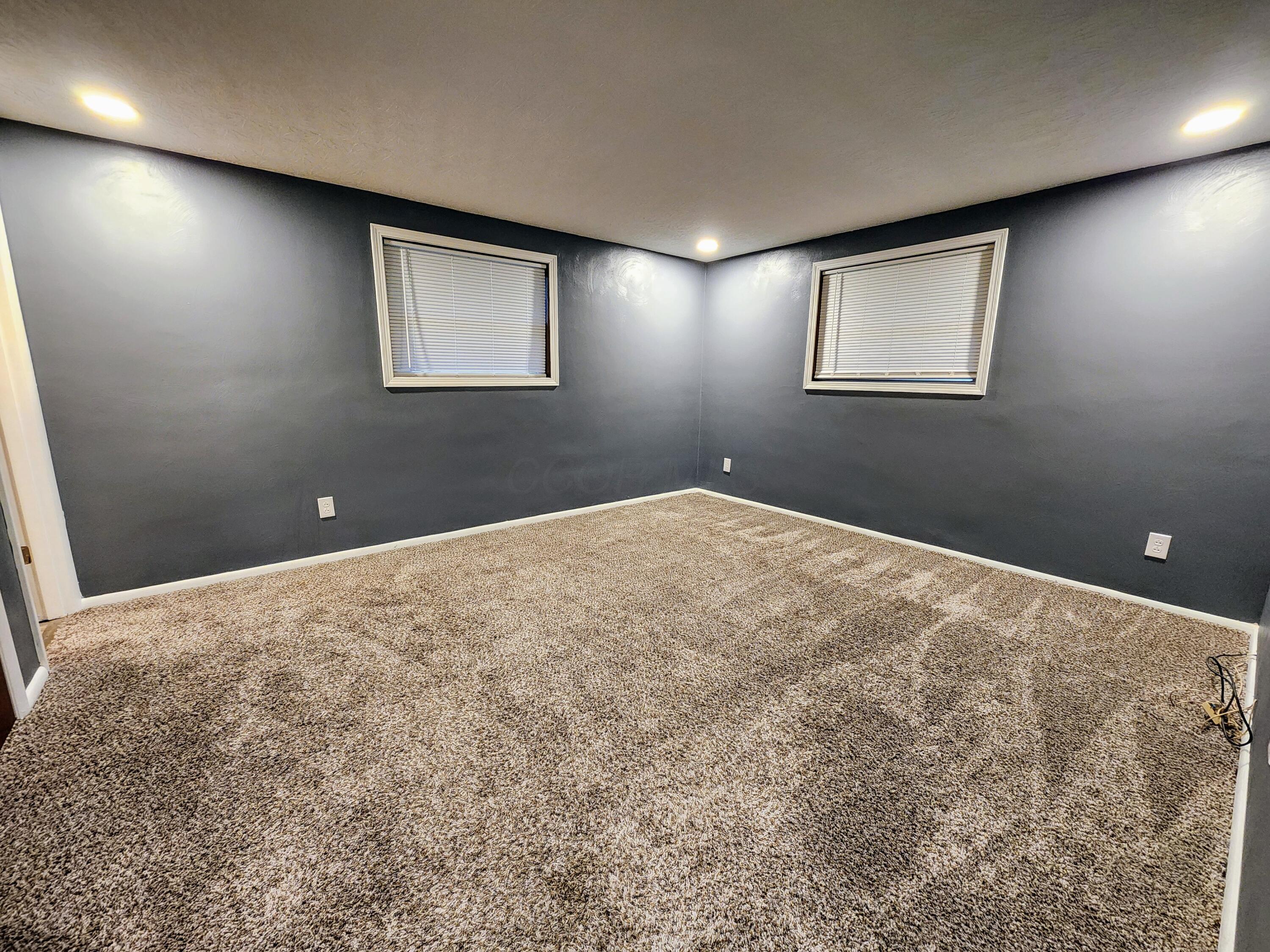 9005 Eckelberry Road, Cambridge, Ohio image 19