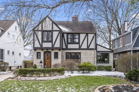 Photo of 367 E Dunedin Road, Columbus, OH 43214 (MLS # 226008066)