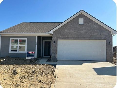 Photo of 550 Reagans Ridge, London, OH 43140 (MLS # 225039354)