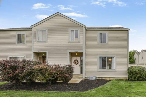 Photo of 5233 Captains Court, Columbus, OH 43220 (MLS # 226036625)