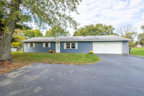 Photo of 46 3rd Avenue SW, Etna, OH 43062 (MLS # 225040086) Photo of 46 3rd Avenue SW, Etna, OH 43062 (MLS # 225040086)