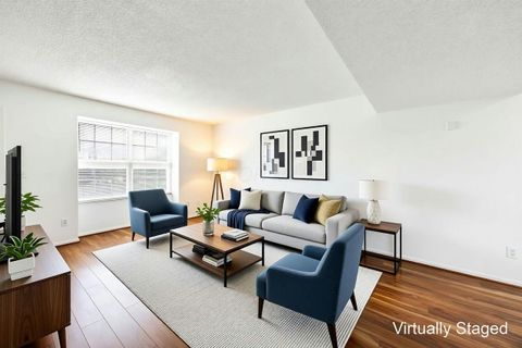 Tiny photo for 5080 Springdale Boulevard 31F #31F, Hilliard, OH 43026 (MLS # 226010464)