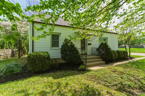 Photo of 1887 E Cooke Road A #A, Columbus, OH 43224 (MLS # 226013254)