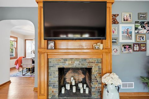 Tiny photo for 238 W Henderson Road, Columbus, OH 43214 (MLS # 225044189)