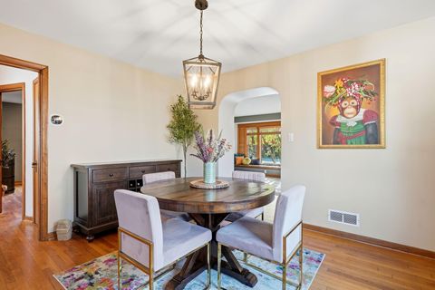 Tiny photo for 238 W Henderson Road, Columbus, OH 43214 (MLS # 225044189)