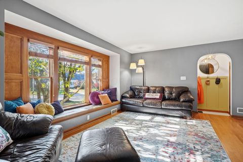 Tiny photo for 238 W Henderson Road, Columbus, OH 43214 (MLS # 225044189)