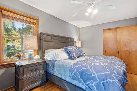 Tiny photo for 238 W Henderson Road, Columbus, OH 43214 (MLS # 225044189)