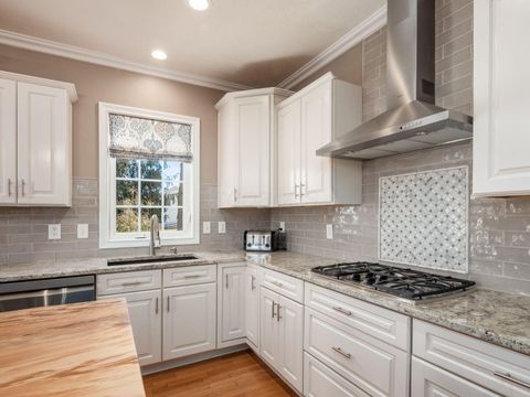 Tiny photo for 10811 Eckington Drive, Dublin, OH 43016 (MLS # 226002532)