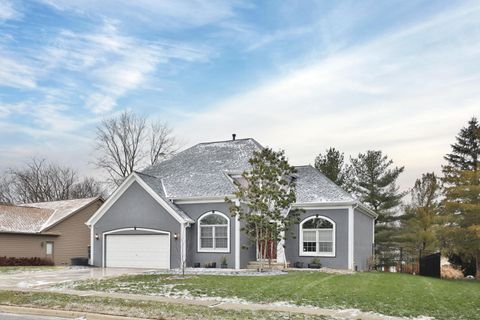 Photo of 249 Farm Creek Drive, Columbus, OH 43230 (MLS # 225046043)