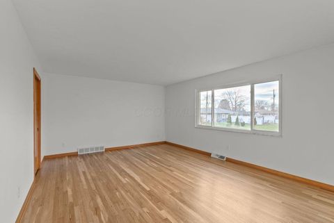 Tiny photo for 3938 Eisenhower Road, Columbus, OH 43224 (MLS # 225044975)