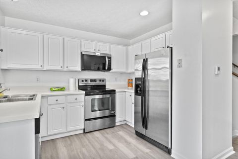 Tiny photo for 3681 Fish Hawk Landing 15 #15, Columbus, OH 43230 (MLS # 226024523)