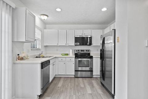 Tiny photo for 3681 Fish Hawk Landing 15 #15, Columbus, OH 43230 (MLS # 226024523)