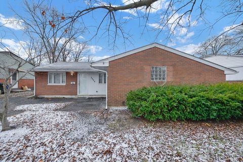 Photo of 5004 Julie Place, Columbus, OH 43229 (MLS # 225045576)