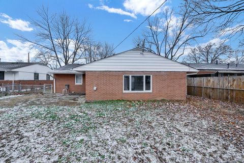 Tiny photo for 5004 Julie Place, Columbus, OH 43229 (MLS # 225045576)