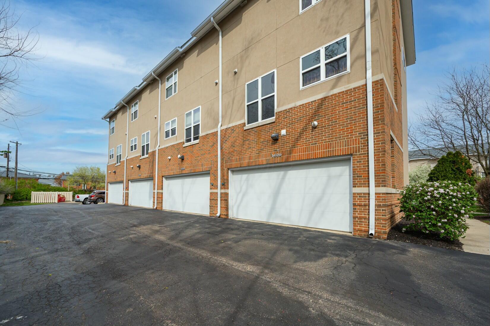 1406 Lower Green Circle, Columbus, Ohio image 37