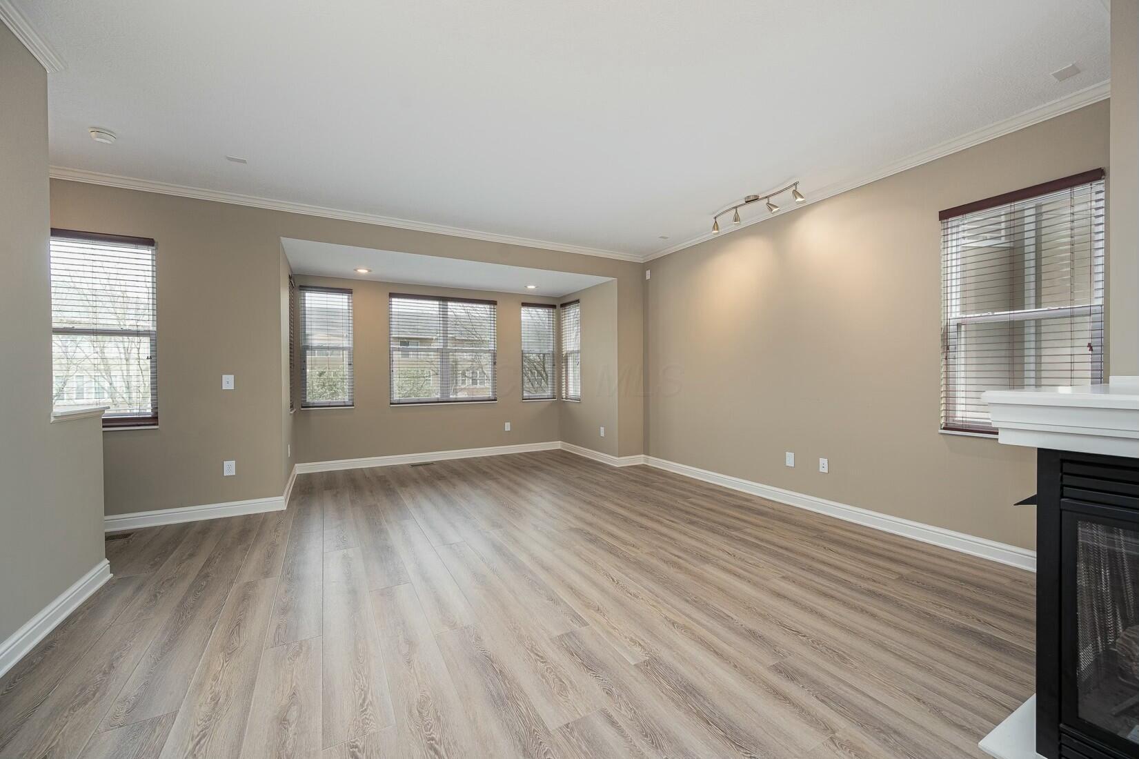 1406 Lower Green Circle, Columbus, Ohio image 11