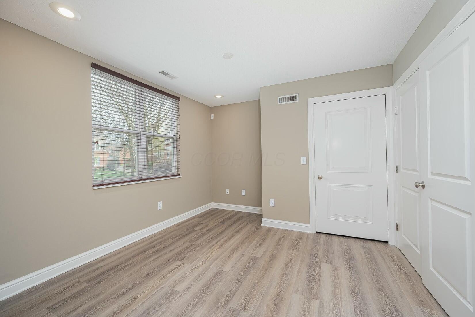 1406 Lower Green Circle, Columbus, Ohio image 2