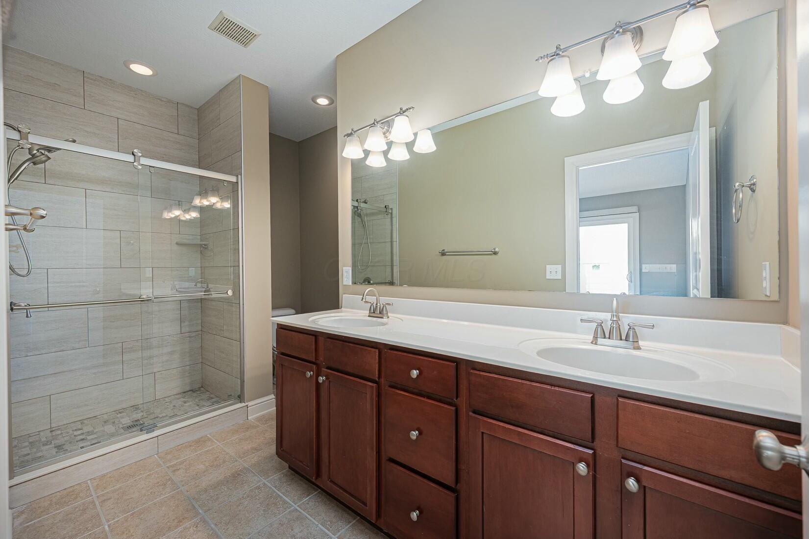 1406 Lower Green Circle, Columbus, Ohio image 19