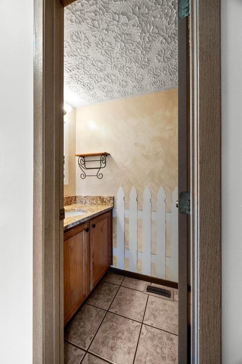 Tiny photo for 1097 Rendezvous Lane, Columbus, OH 43207 (MLS # 225037431)