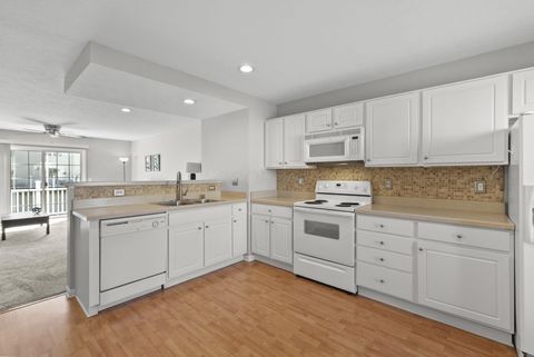 Tiny photo for 5589 Bow Falls Boulevard 19 #19, Dublin, OH 43016 (MLS # 226001775)