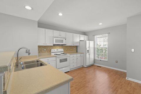 Tiny photo for 5589 Bow Falls Boulevard 19 #19, Dublin, OH 43016 (MLS # 226001775)