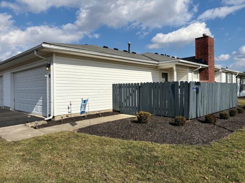 Photo of 8378 Greyhawk Circle, Columbus, OH 43240 (MLS # 226005704)