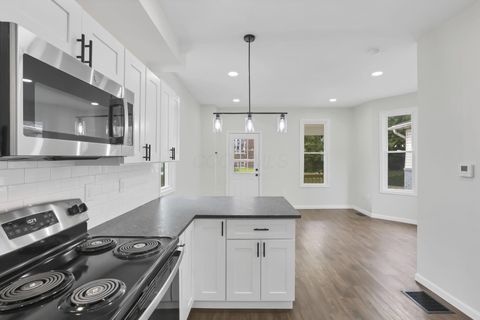 Tiny photo for 180 E Morrill Avenue, Columbus, OH 43207 (MLS # 226025915)