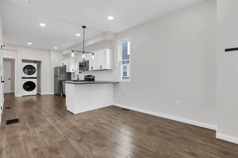 Tiny photo for 180 E Morrill Avenue, Columbus, OH 43207 (MLS # 226025915)