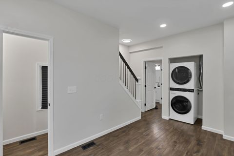 Tiny photo for 180 E Morrill Avenue, Columbus, OH 43207 (MLS # 226025915)