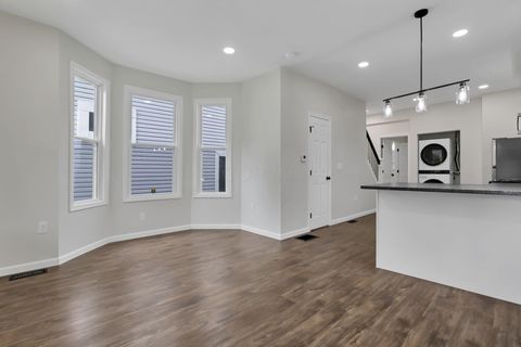 Tiny photo for 180 E Morrill Avenue, Columbus, OH 43207 (MLS # 226025915)