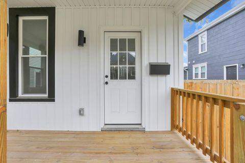 Tiny photo for 180 E Morrill Avenue, Columbus, OH 43207 (MLS # 226025915)