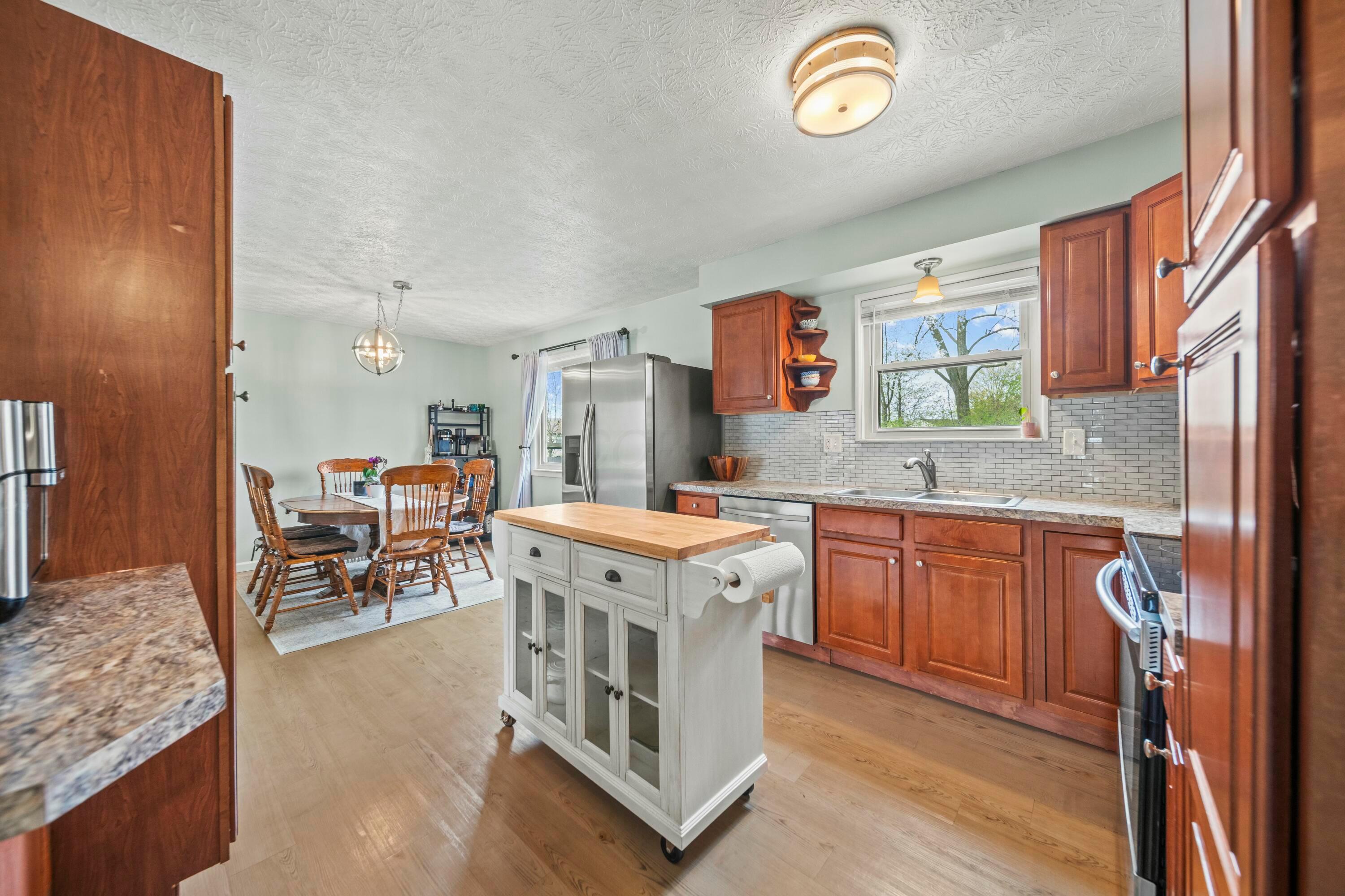 5735 Greendale Drive, Galloway, Ohio image 13