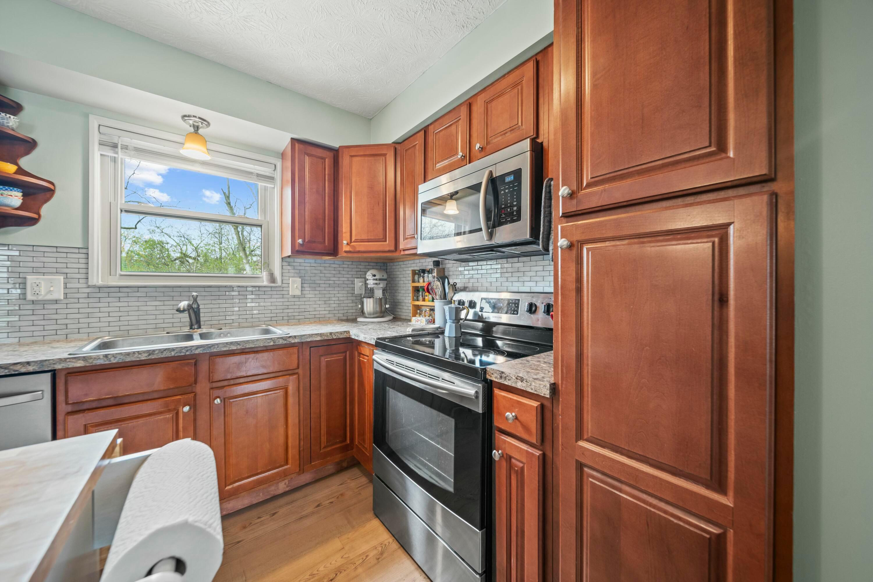 5735 Greendale Drive, Galloway, Ohio image 15