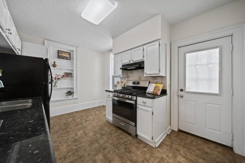 Tiny photo for 338 W 1st Avenue, Columbus, OH 43201 (MLS # 226023966)