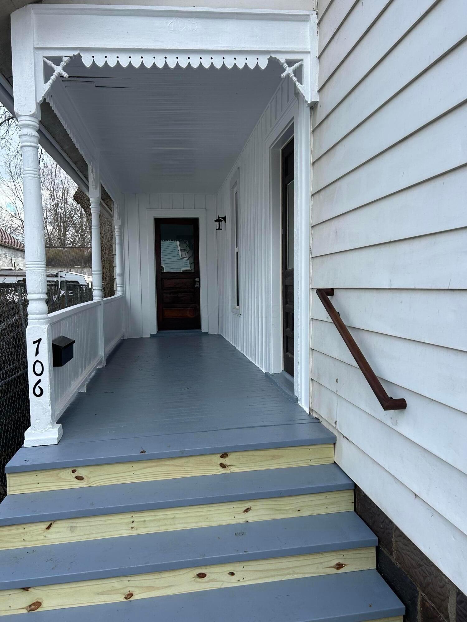 706 W Chestnut Street, Mount Vernon, Ohio image 2