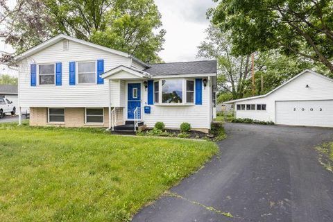 Single Family Residence in Columbus OH 2002 Brimfield Court.jpg