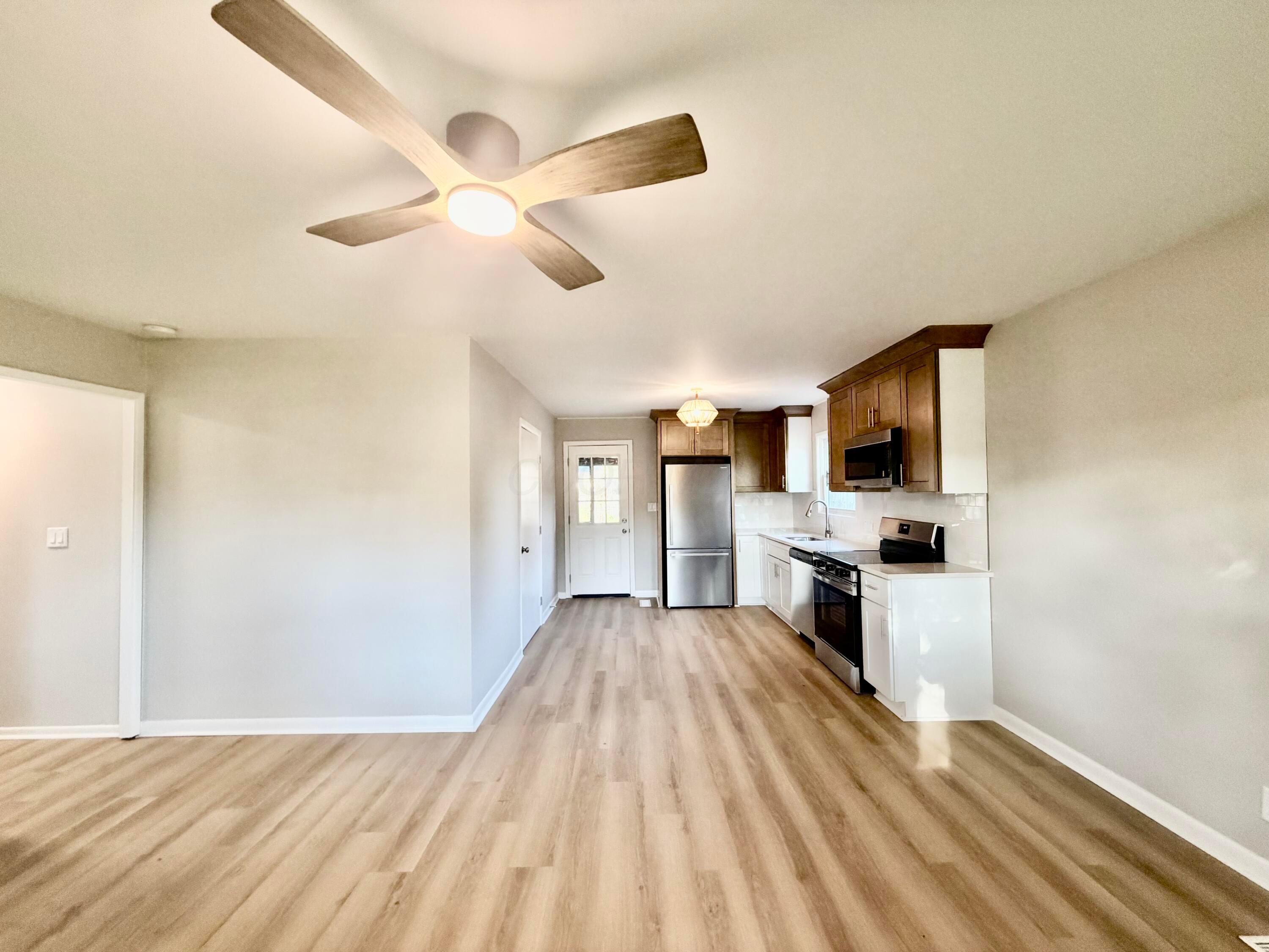 912 Sunview Road