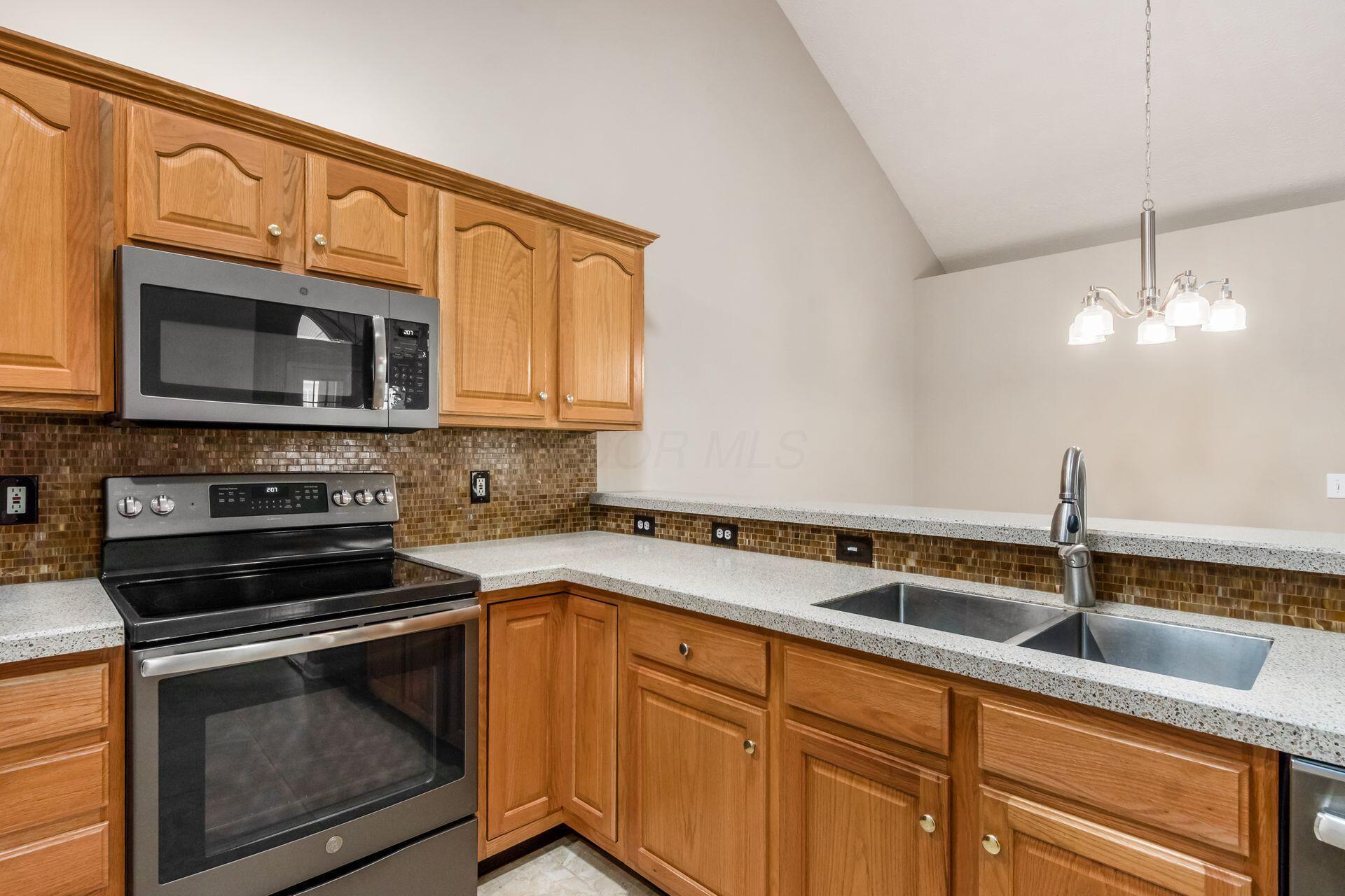 3673 Stoneway Point, Powell, Ohio image 17