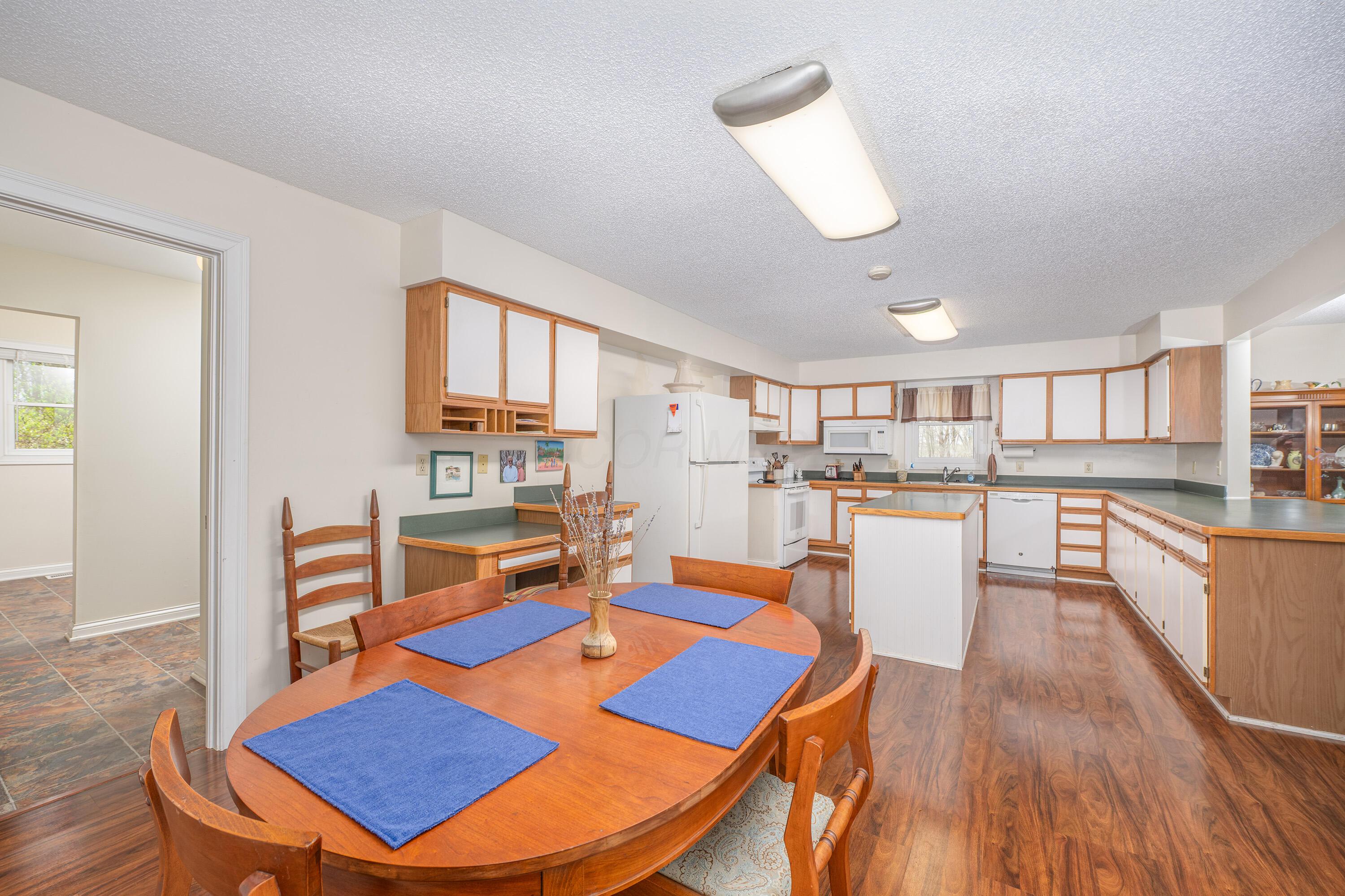 6181 Perry Road, Centerburg, Ohio image 16