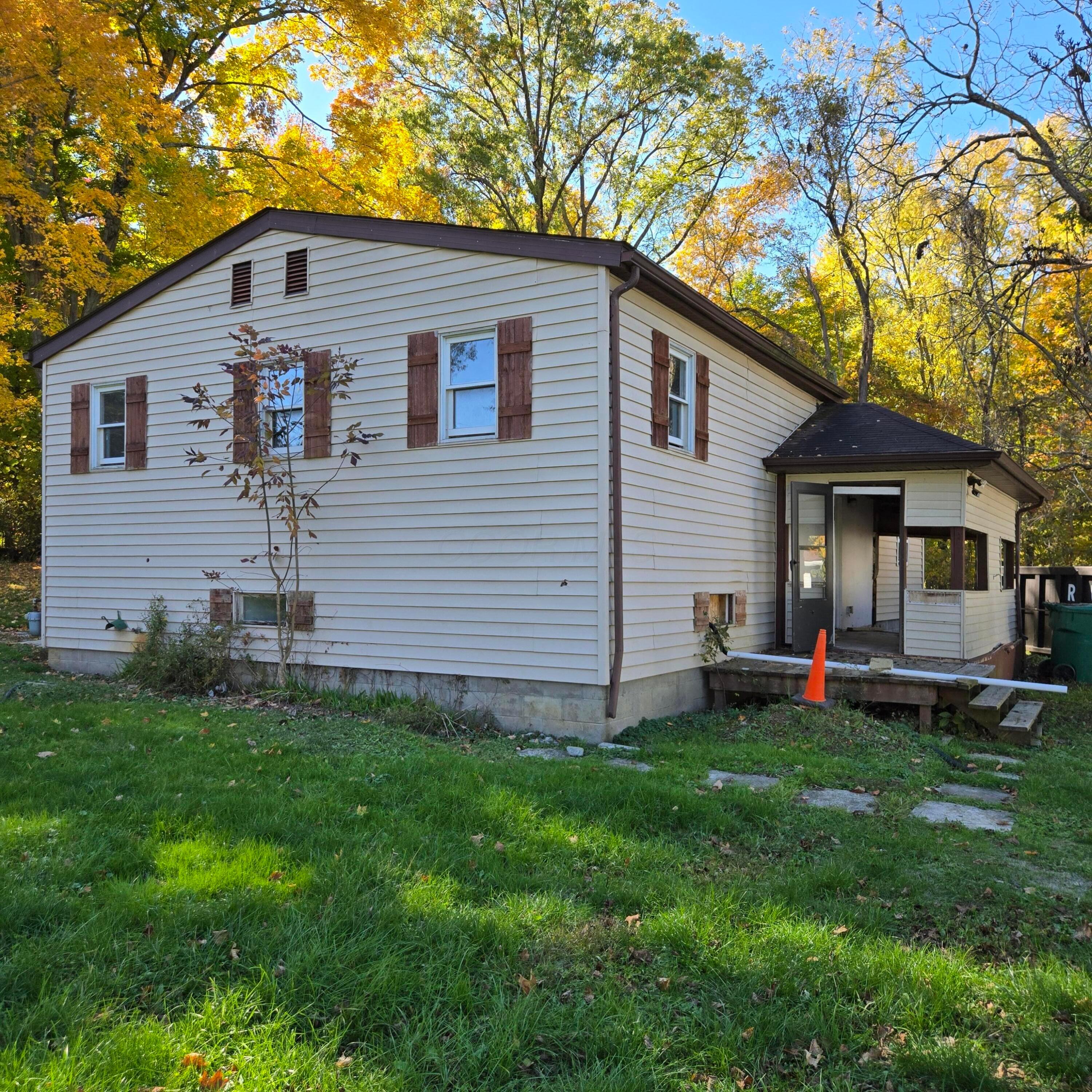 5285 Elfin Court, Thornville, Ohio image 1