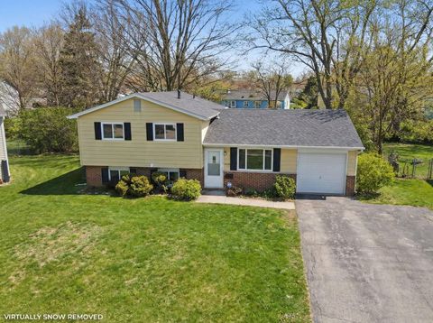 Photo of 5278 Glenbriar Court, Columbus, OH 43232 (MLS # 226003304)