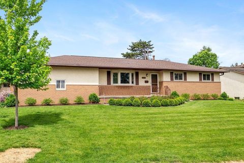 Tiny photo for 4941 Cheviot Drive, Columbus, OH 43220 (MLS # 226014267)