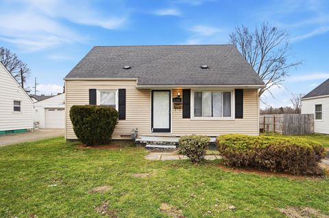 Photo of 2192 Genessee Avenue, Columbus, OH 43211 (MLS # 226005091)