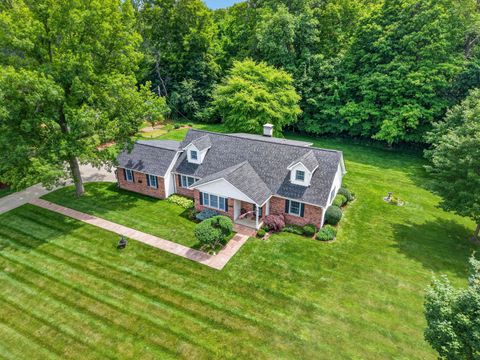 Homes For Sale - 18 Eastlake Road<br/> Reynoldsburg, OH 43068