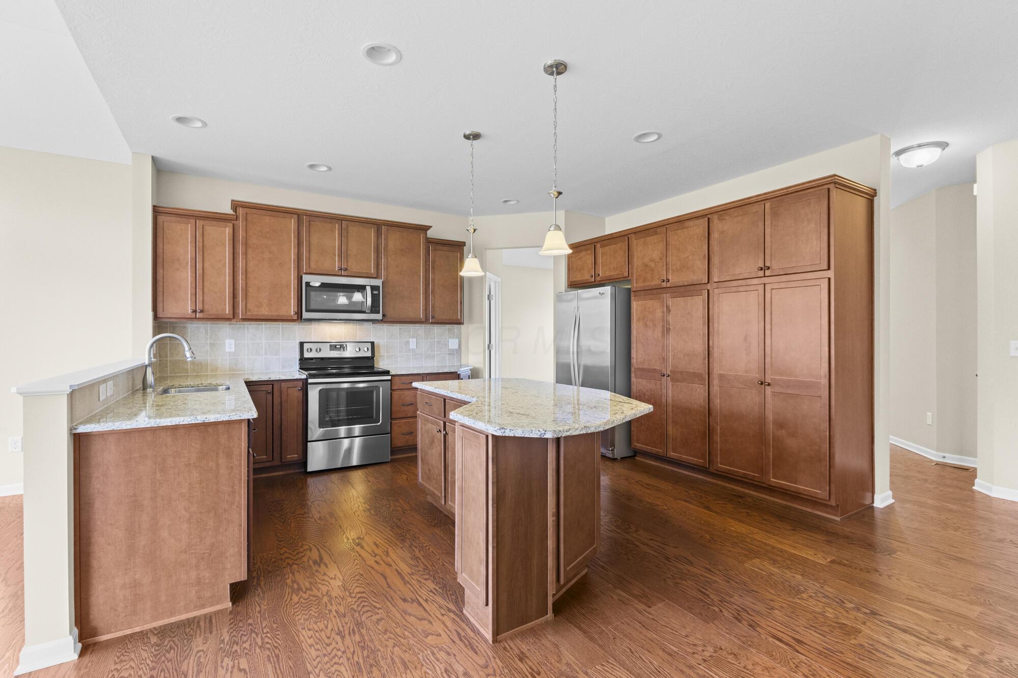 3441 Woodland Drive, Hilliard, Ohio image 8