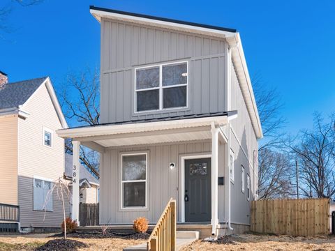 Photo of 384 Whitethorne Avenue, Columbus, OH 43223 (MLS # 225035238) Photo of 384 Whitethorne Avenue, Columbus, OH 43223 (MLS # 225035238)