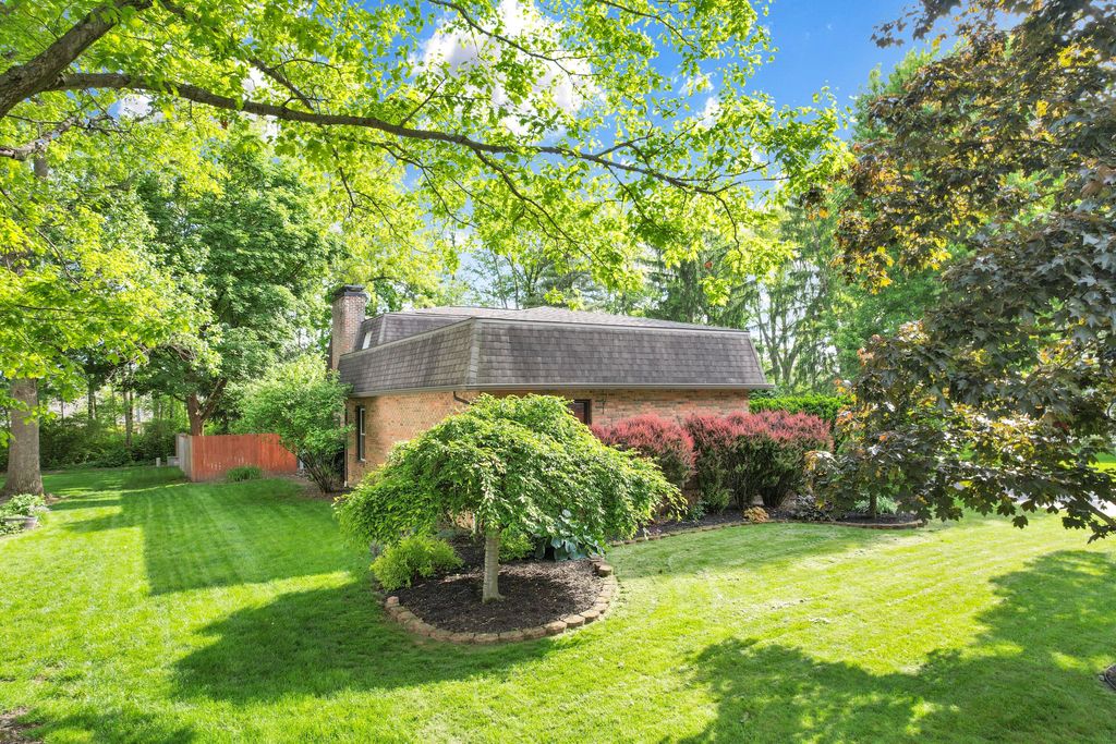 Photo of 185 Kensington Drive, Delaware, OH 43015 (MLS # 226016744)
