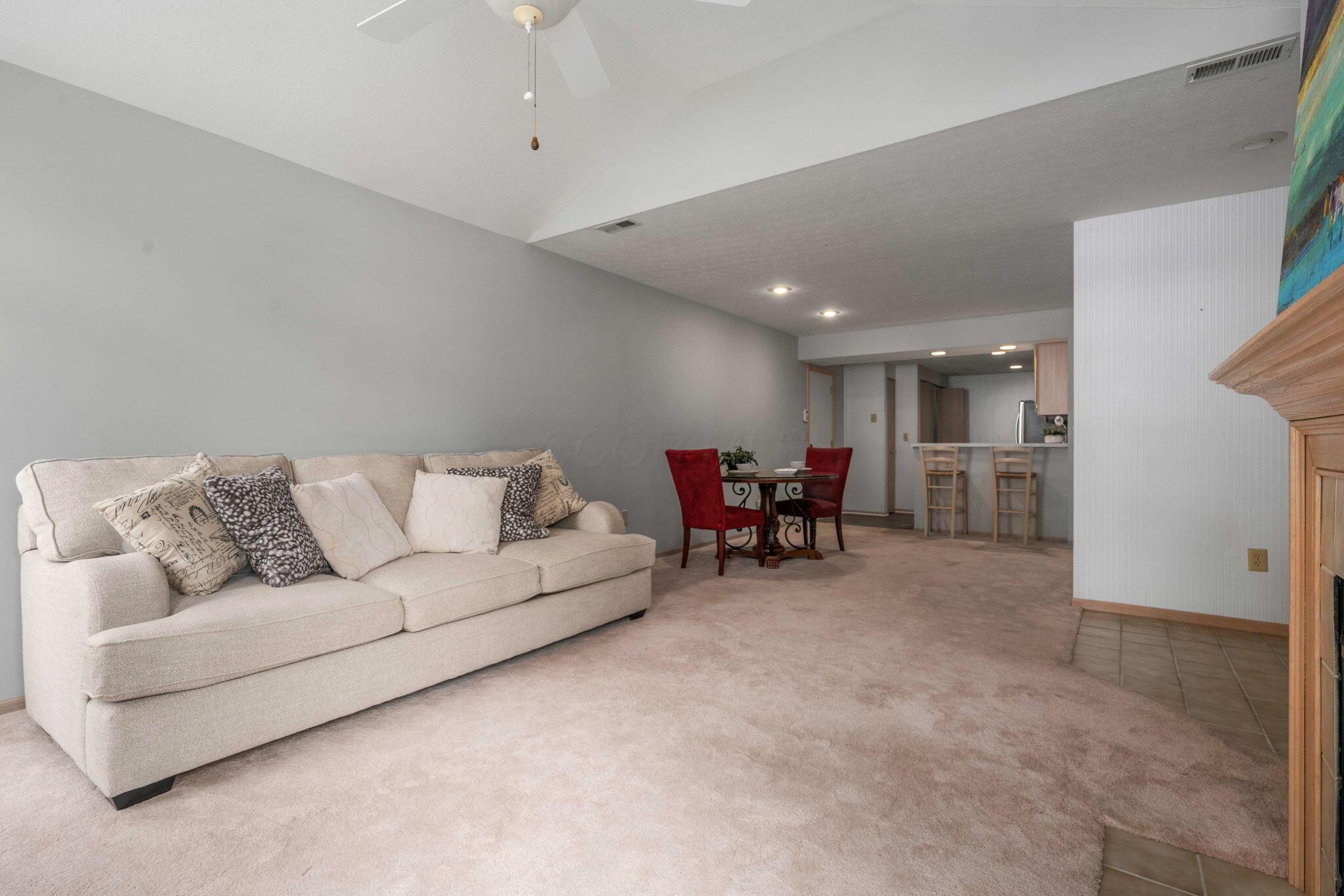 1272 Villa Oaks Court, Columbus, Ohio image 8